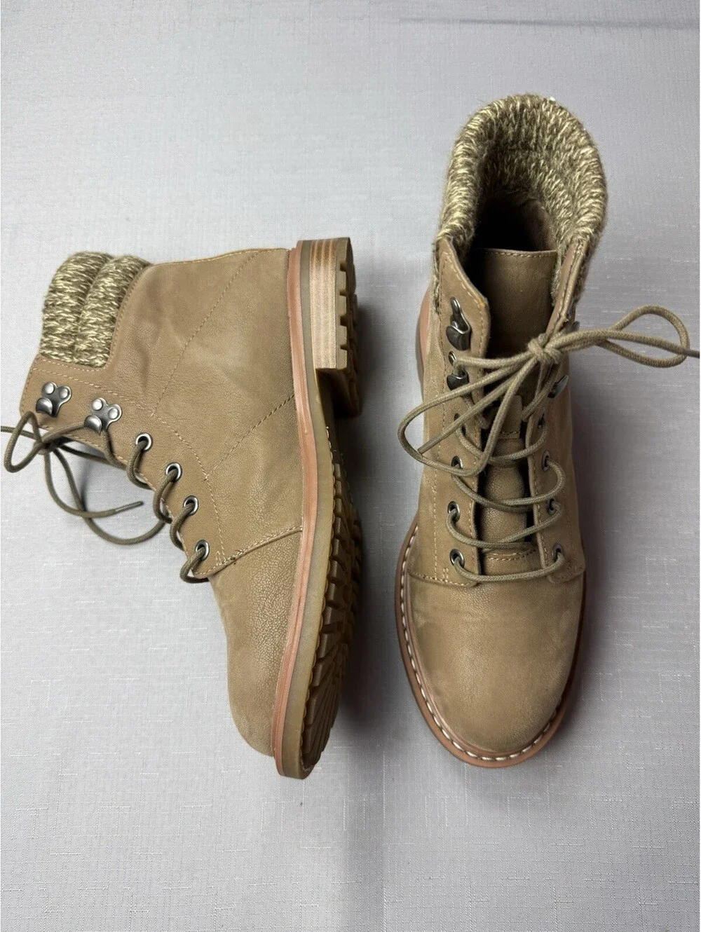 MIA Amore Women’s Size 9 M Tan Lace Up Ankle Boots Knit Cuff Lug Sole